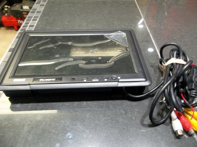 MONITEUR POUR DVD AUTOMOBILE