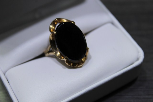 Bague avec pierre noire - Image 2