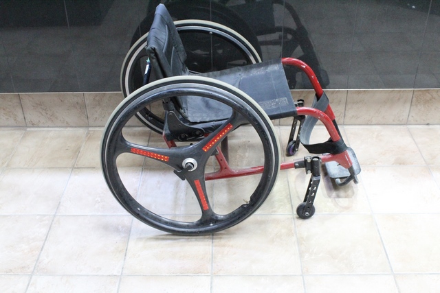 Chaise roulante - Image 2