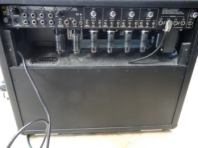 ( 120 Watts ) Ampli de Guitare à lampe + (foot switch) - Image 4