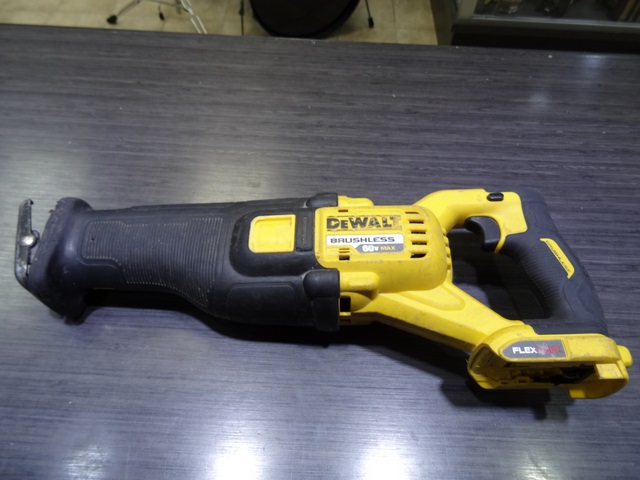 scie va et vient (sawzall)(SANS BATTERIE ET CHARGEUR)