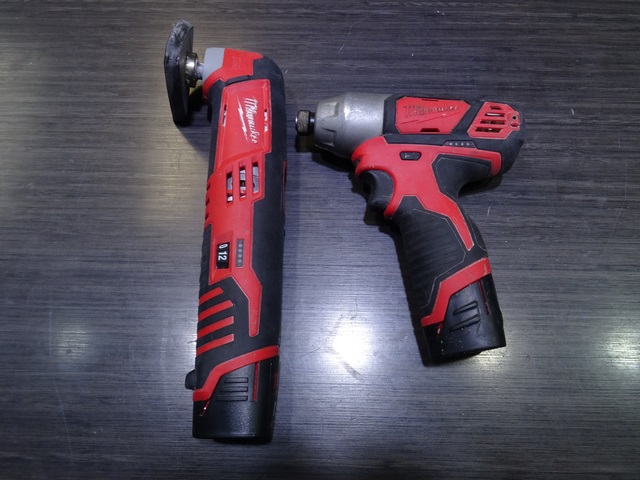 ensemble sableuse et visseuse + 2 batterie + chargeur 12v  - Image 2