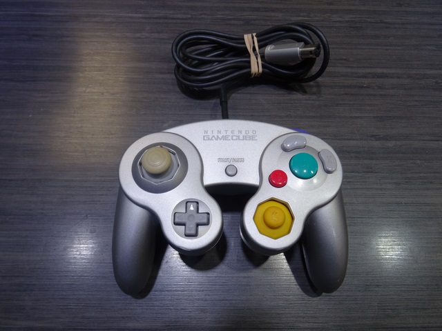 Console Nintendo Gamecube Platine + acc (comprend boite et carte memoire) - Image 2