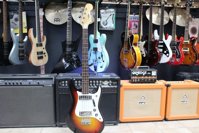 Basse Electrique ( Short scale)Pour Pieces