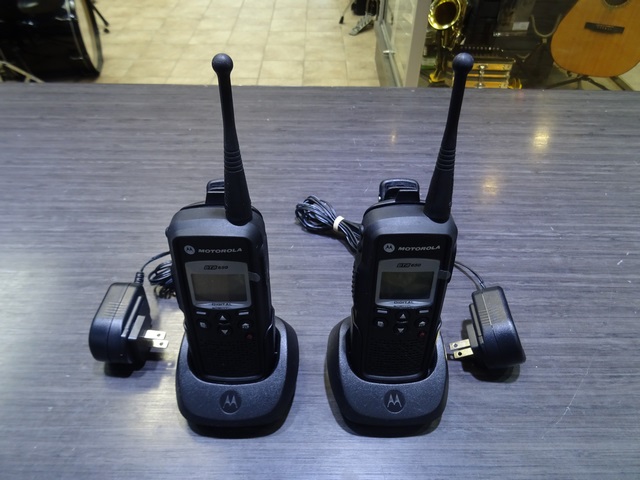 émetteur-récepteur portatif (walkie talkie)