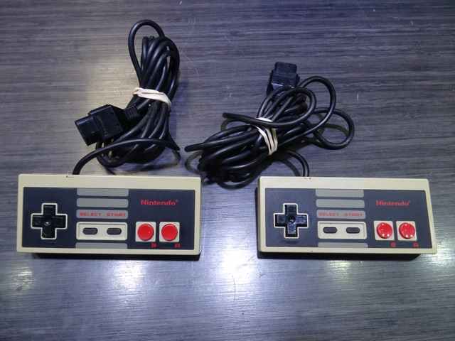 Console Nes + 2 manettes  zapper et mario bros - Image 4