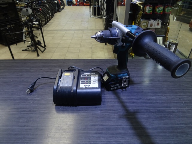 Perceuse a Percussion + Chargeur + Batterie 18V 3.0Ah