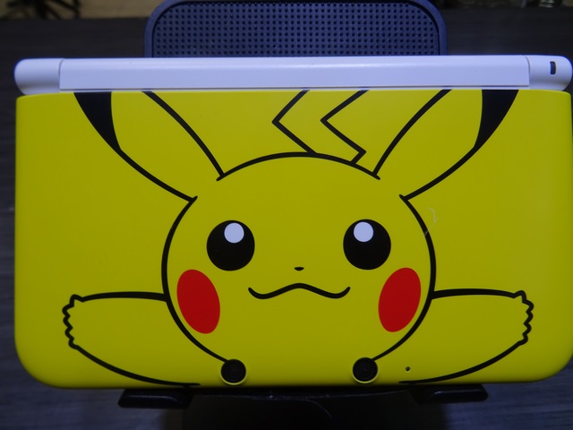 Console 3ds Pikachu Edition (complet en boite)