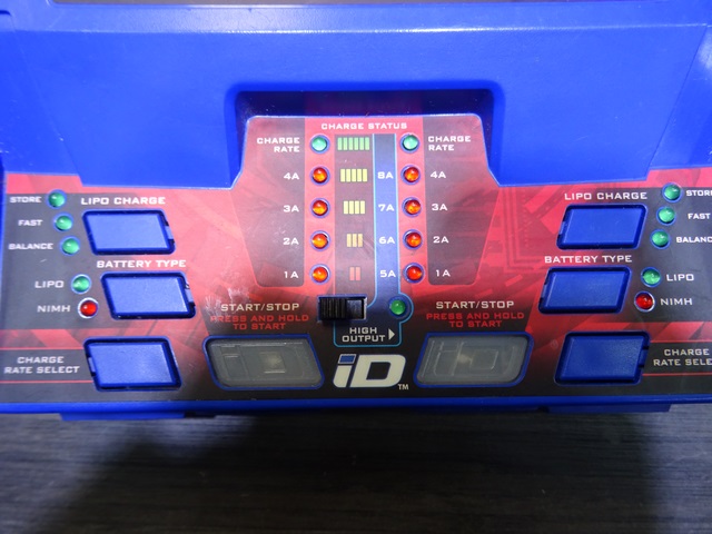 Chargeur Traxxas EX-Peak Dual pour auto teleguidee - Image 3