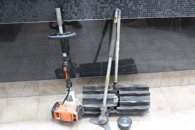 MOTEUR + BALAIS + LAME + COUPE HERBE