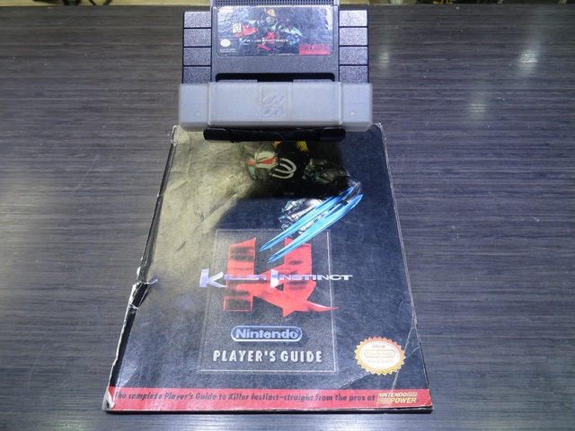 Killer Instinct + Player s Guide (etiquette endommagee)