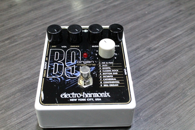 PEDALE ORGAN MACHINE