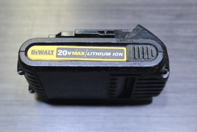 Scie va et vient (sawzall) + batterie 20V + chargeur - Image 4