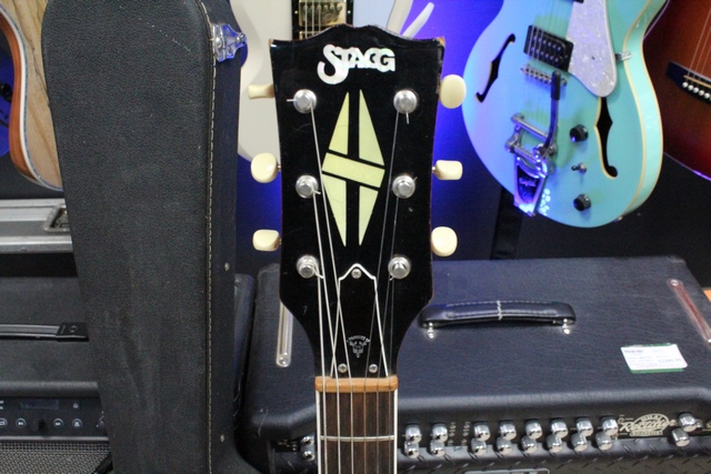 Guitare Electrique Vintage - Image 2