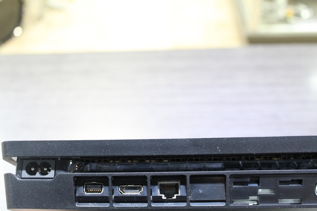 Console ps4 + acc (manette generique + manque porte disque dur) - Image 2