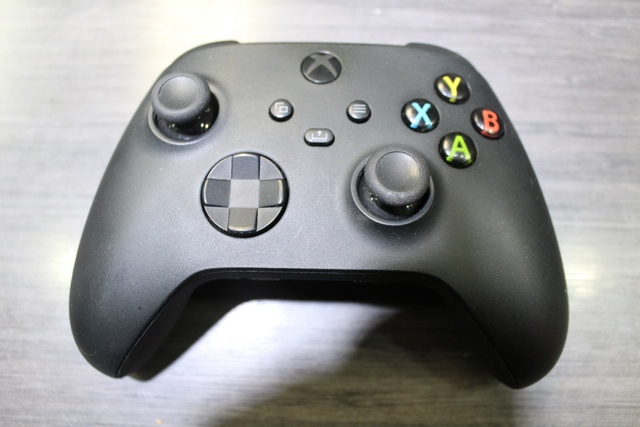 Console Xbox One S 1To + acc - Image 4