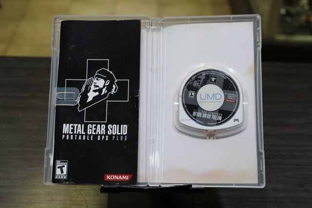 Metal Gear Solid Portable Ops Plus - Image 2