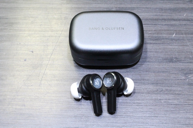 ecouteur ear buds (penture boitier brisee)