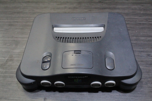 Console N64 + Acc (voir porte expansion) - Image 2