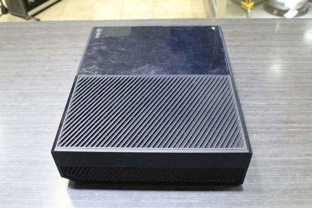 Console Xbox One 1e gen 500 go + acc (sans manette) - Image 2