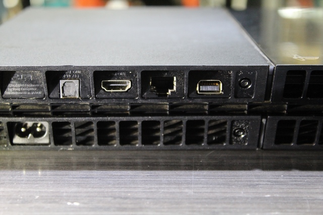 console ps4 500gb ( disque ont de la misere a entrer PRIX EN CONSEQUENCE - Image 3