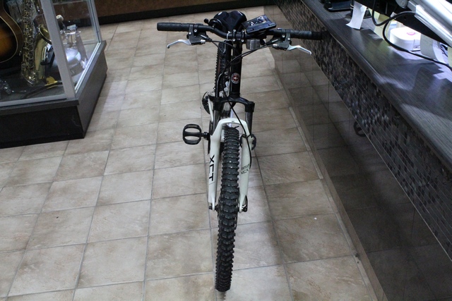 Velo montagne (frein arriere a ajuster) - Image 2