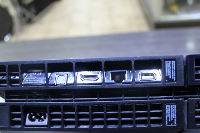 console ps4 500 go + acc (manette pas plastique 2 joysticks) - Image 3