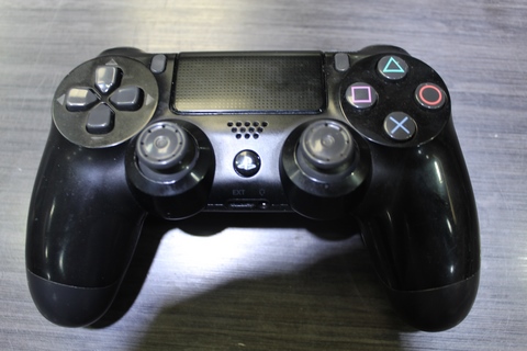 console ps4 500 go + acc (manette pas plastique 2 joysticks) - Image 4