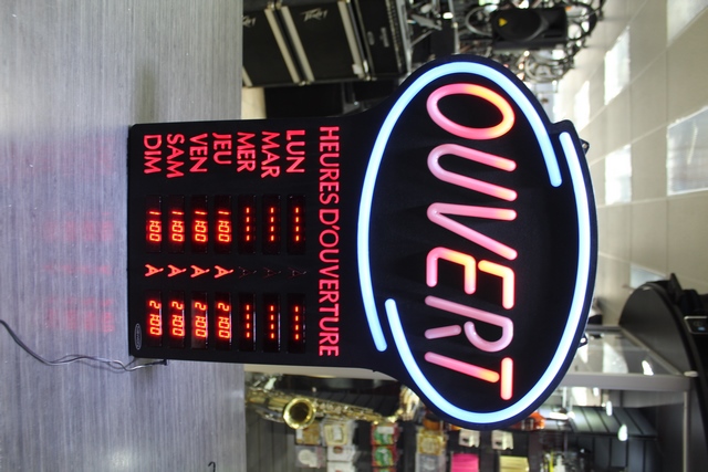 Panneau Lumineux Ouvert + Horraire