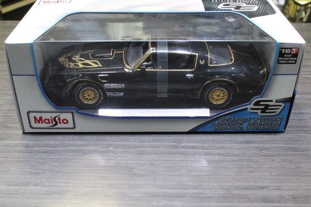 Pontiac Firebird Tras Am 1978 Die-cast 1 18