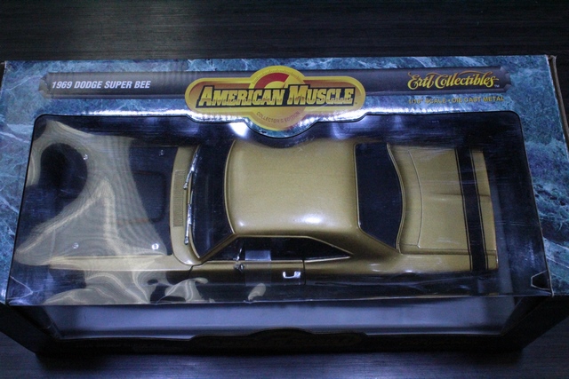 Dodge super bee 1969 1 18 diecast  - Image 4