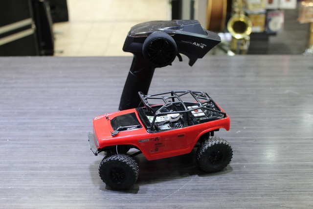 auto teleguide + chargeur et controleur 1/24e