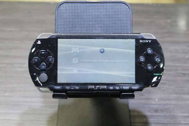 Console PSP 1000 + acc + batterie + 12 jeux - Image 2