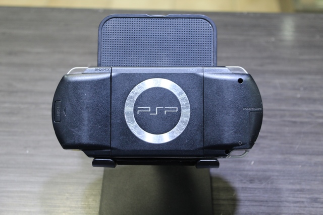 Console PSP 1000 + acc + batterie + 12 jeux - Image 3