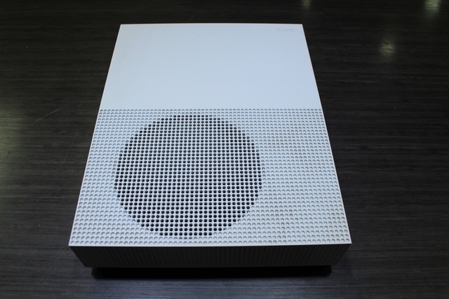 console xbox one s 1to + acc + chargeur - Image 2