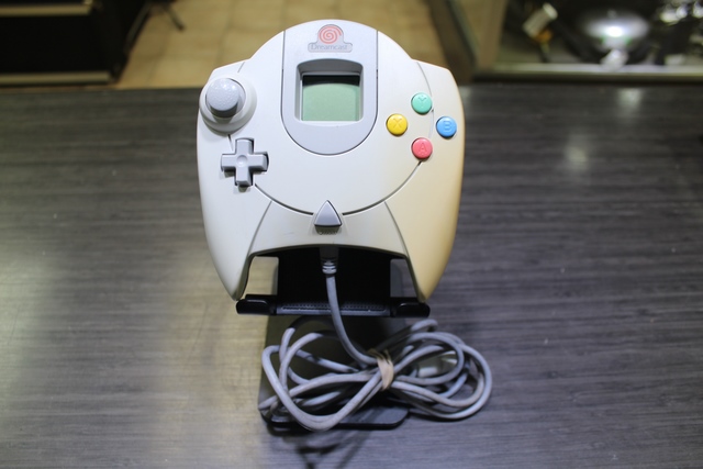 Console Dreamcast + acc avec VMU (legerement jaunis) - Image 3