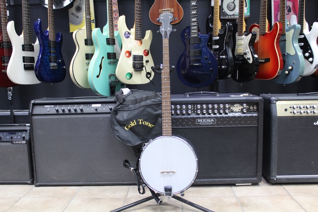 Banjo à 5 cordes à dos ouvert avec étui