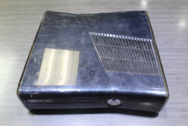 console xbox 360 250gb + acc (manette pas officielle) - Image 2