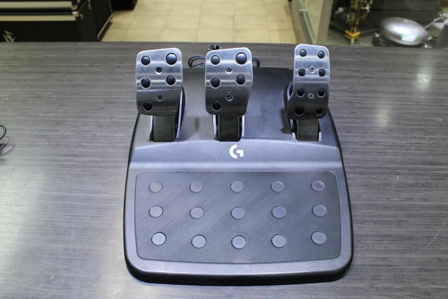 Volant logitech pour xbox et ordinateur - Image 3