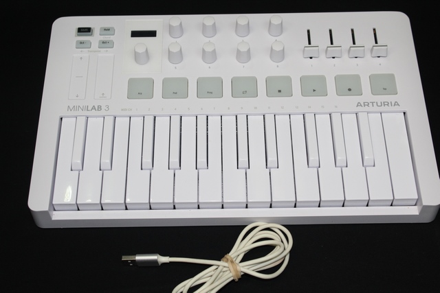 Clavier MIDI MiniLab 3  - Image 3