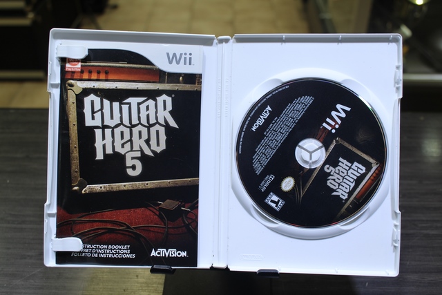 Guitar Hero 5 - Image 3