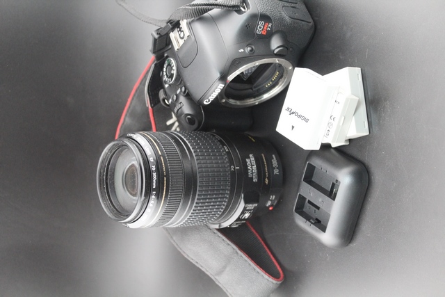 (18Mpx) Camera Reflex + lentille 70-300 + Batterie et Chargeur - Image 3