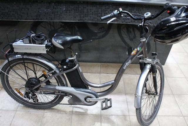Velo Electrique + Chargeur et 2 Batteries