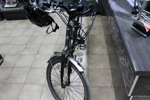 Velo Electrique + Chargeur et 2 Batteries - Image 4