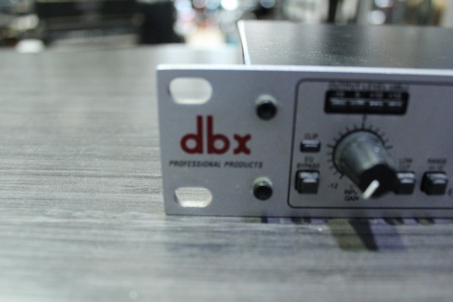 Égalisateur graphique à 15 bandes et deux canaux (EQ) - Image 3