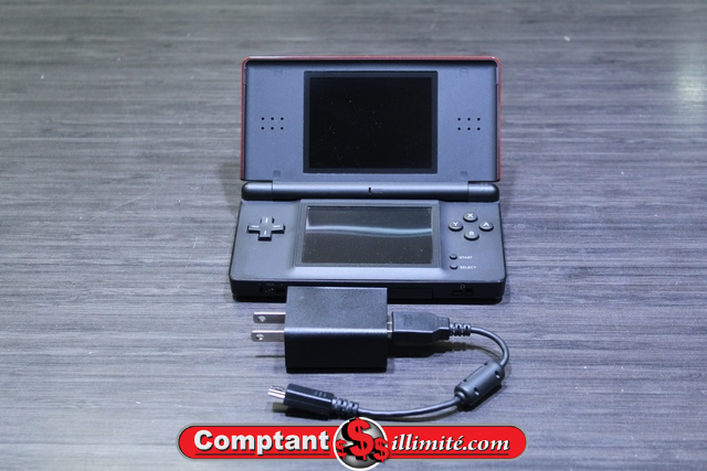 Console ds + chargeur (ecrans un peu brulees)