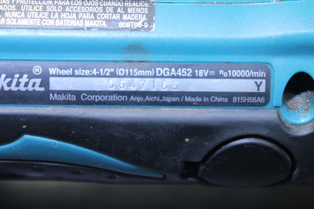 Meuleuse makita + batterie  chargeur dga452 - Image 3