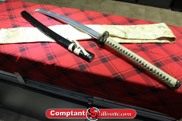 Wakazashi en acier plié Damas forgé à la main