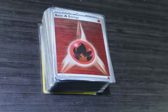 Lot (78) cartes Pokemon (Basic Energy mixte) - Image 2