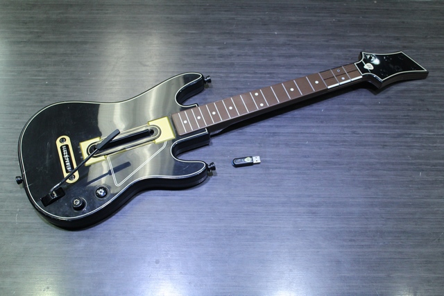 2 guitares hero et dongles + jeu guitare hero live activision 0000654 - Image 3